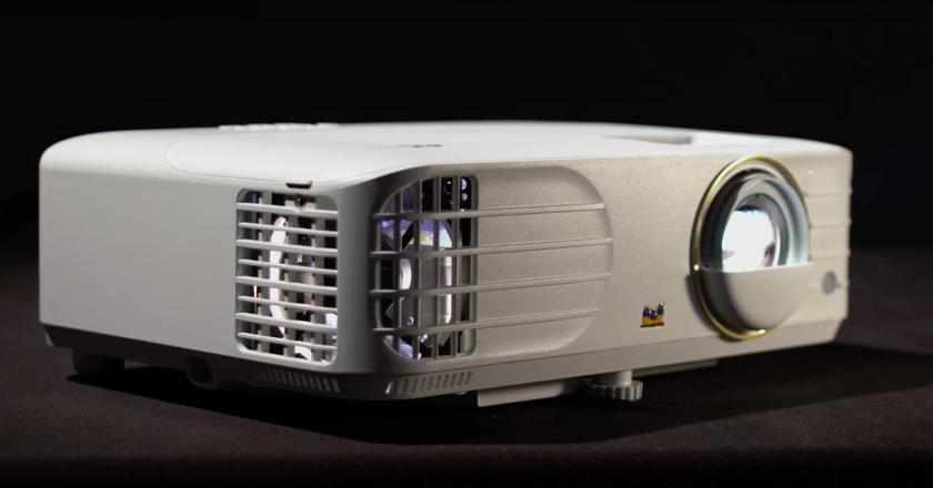 ViewSonic PX748 jaki projektor 4K do gier